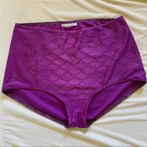 Mermaid Scales Bikini Bottom // Purple // L - Picture 1 of 4
